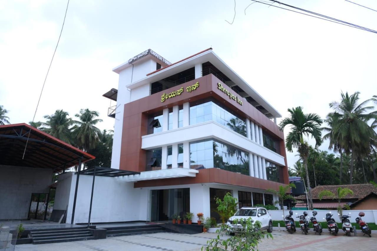 Shrreyas Inn Boarding & Lodging กุนดาปูร์ ภายนอก รูปภาพ