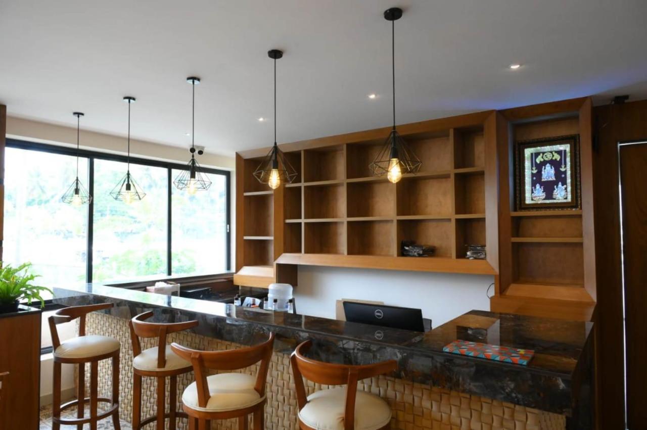 Shrreyas Inn Boarding & Lodging กุนดาปูร์ ภายนอก รูปภาพ